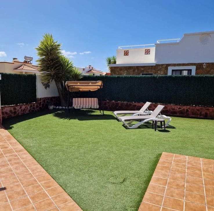 3 Zimmer Villa zu verkaufen in Caleta de Fuste mit Pool Garage - 535.000 € (Ref: 9839675)