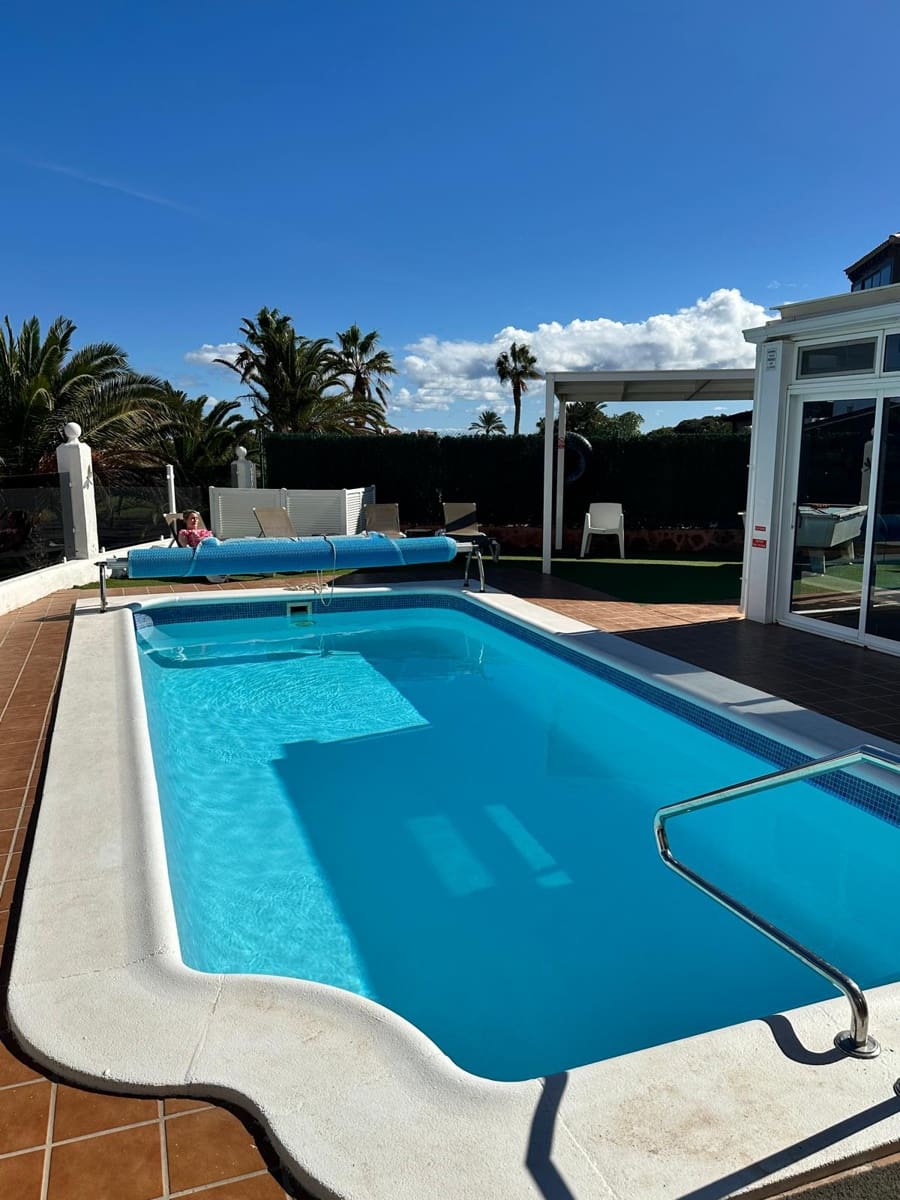 3 Zimmer Villa zu verkaufen in Caleta de Fuste mit Pool Garage - 535.000 € (Ref: 9839675)