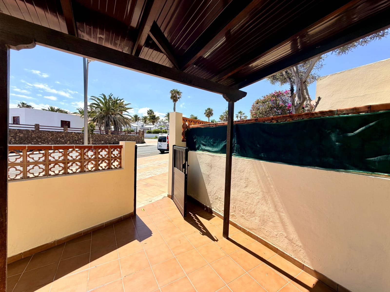 1 bedroom Bungalow for sale in Caleta de Fuste with pool - € 205,000 (Ref: 9839676)