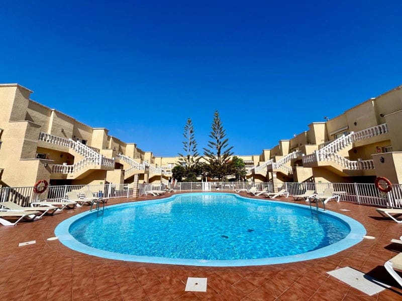 2 bedroom Apartment for sale in Caleta de Fuste with pool garage - € 215,000 (Ref: 9839677)