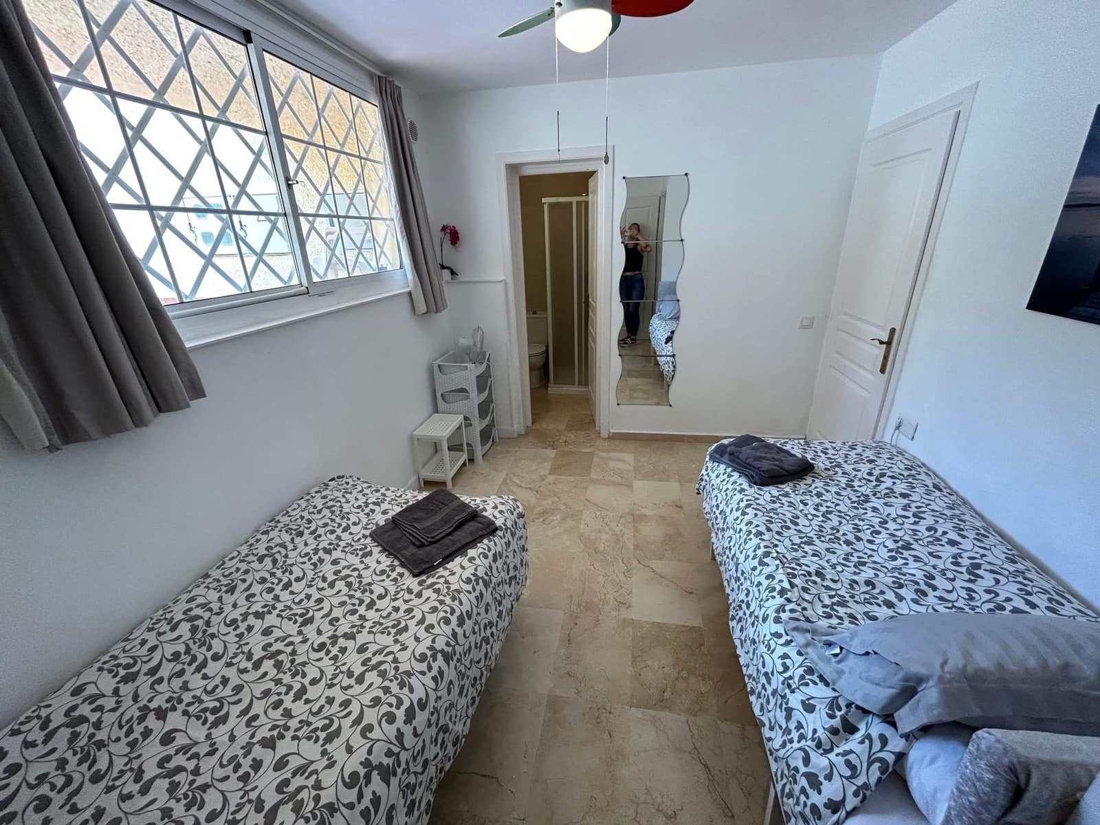 2 bedroom Apartment for sale in Caleta de Fuste with pool garage - € 215,000 (Ref: 9839677)