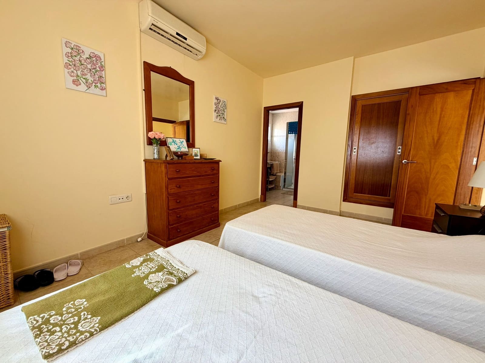 3 bedroom Apartment for sale in Caleta de Fuste with pool garage - € 297,000 (Ref: 9839678)