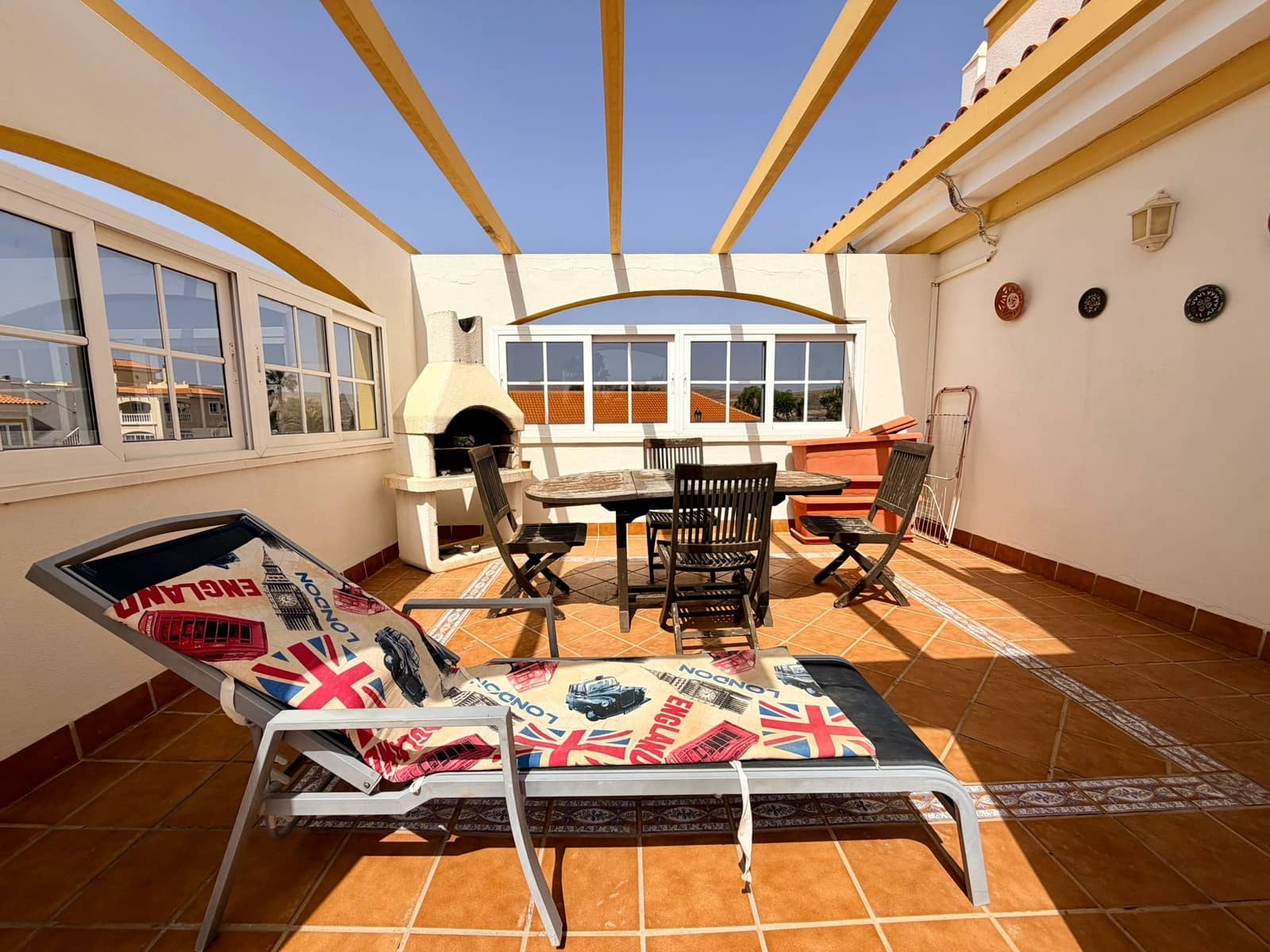 3 bedroom Apartment for sale in Caleta de Fuste with pool garage - € 297,000 (Ref: 9839678)
