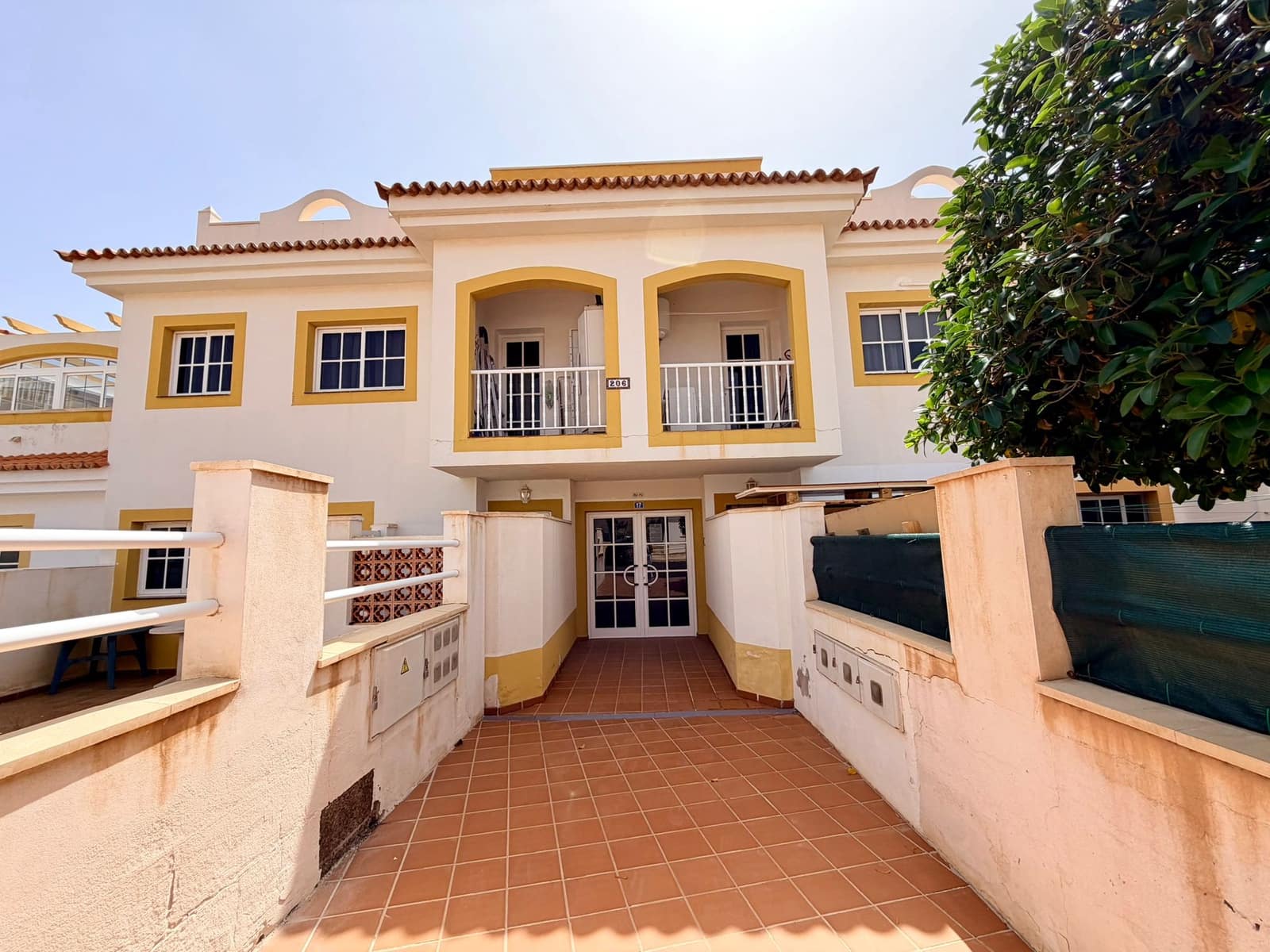 3 bedroom Apartment for sale in Caleta de Fuste with pool garage - € 297,000 (Ref: 9839678)
