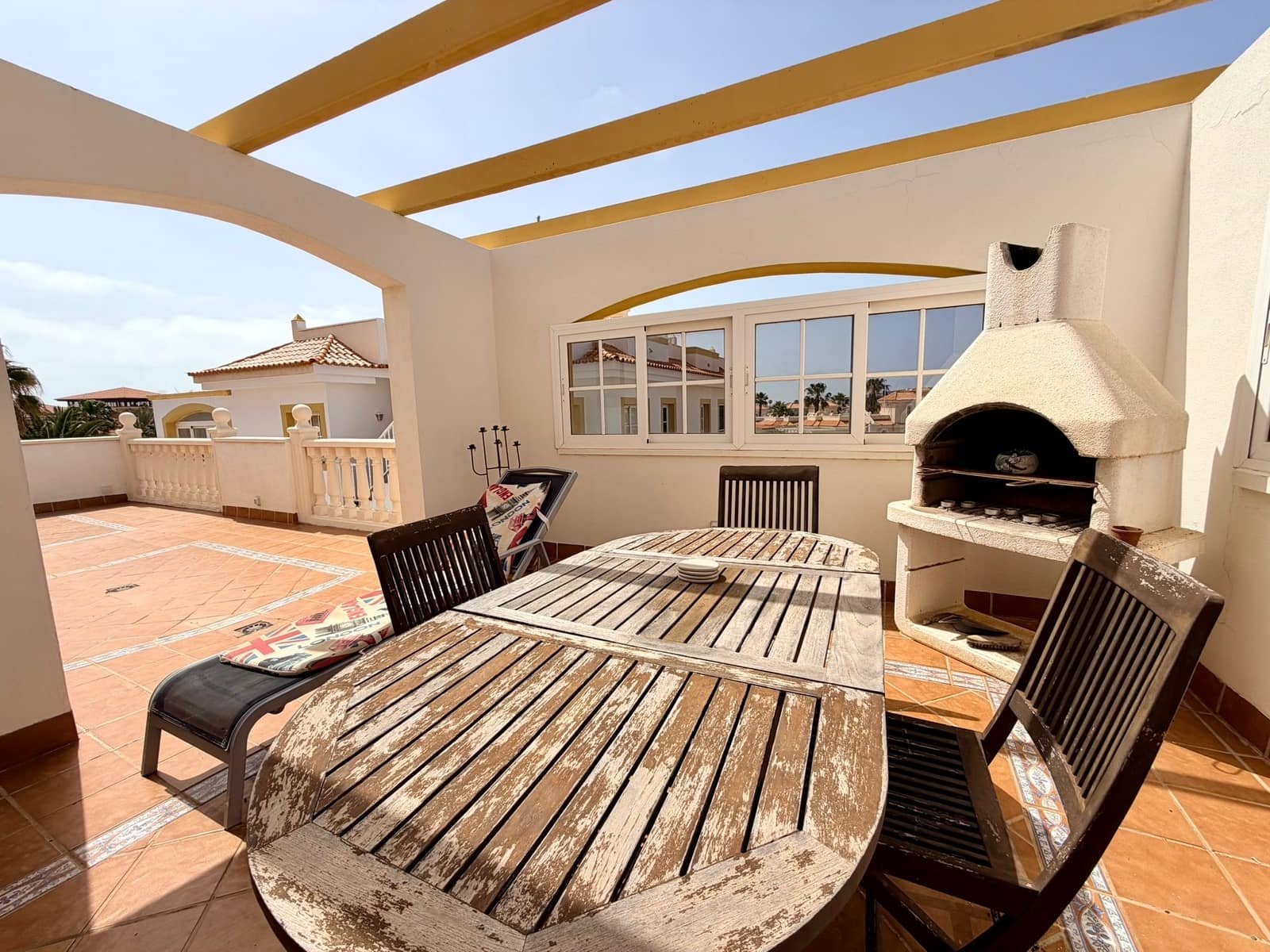 3 bedroom Apartment for sale in Caleta de Fuste with pool garage - € 297,000 (Ref: 9839678)
