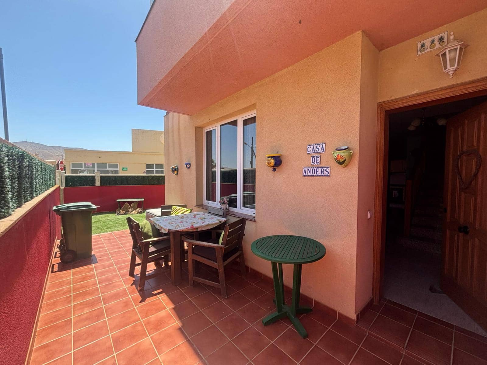 3 bedroom Townhouse for sale in Antigua with garage - € 275,000 (Ref: 9863897)
