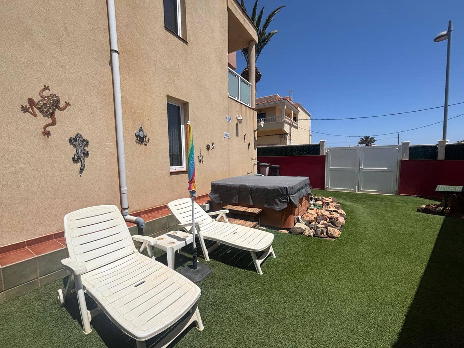 3 bedroom Townhouse for sale in Antigua with garage - € 275,000 (Ref: 9863897)