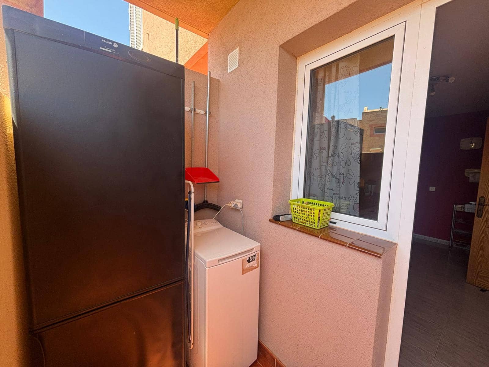 3 bedroom Townhouse for sale in Antigua with garage - € 275,000 (Ref: 9863897)