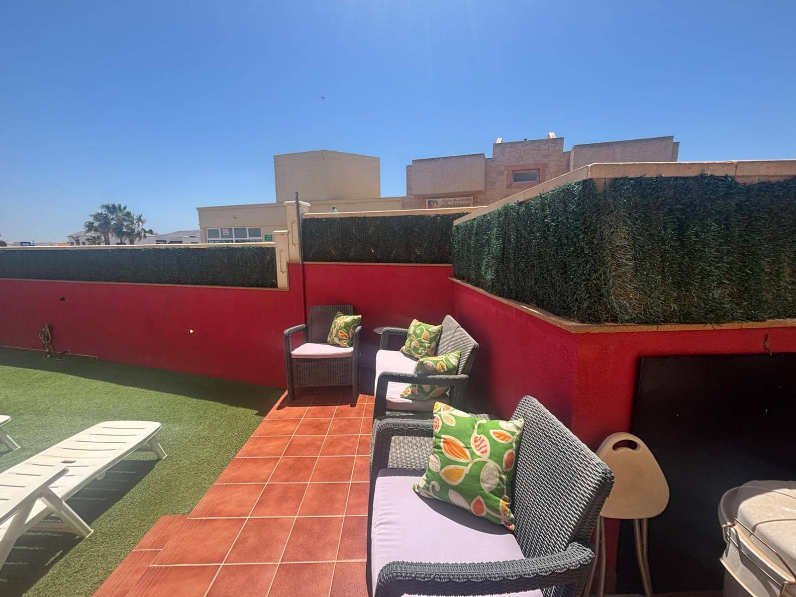 3 bedroom Townhouse for sale in Antigua with garage - € 275,000 (Ref: 9863897)