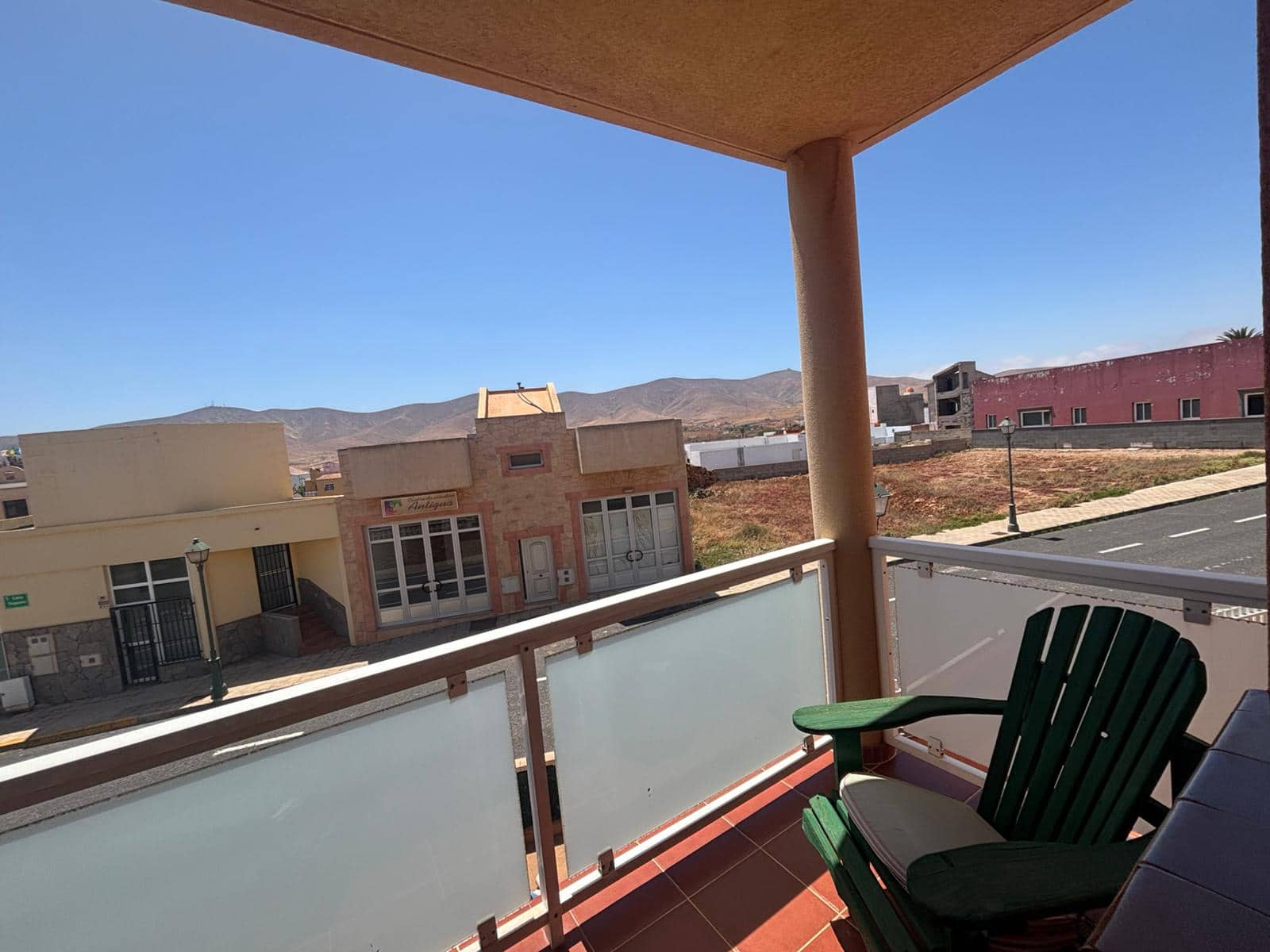 3 bedroom Townhouse for sale in Antigua with garage - € 275,000 (Ref: 9863897)