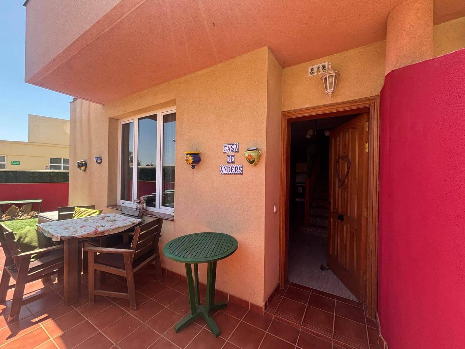 3 bedroom Townhouse for sale in Antigua with garage - € 275,000 (Ref: 9863897)