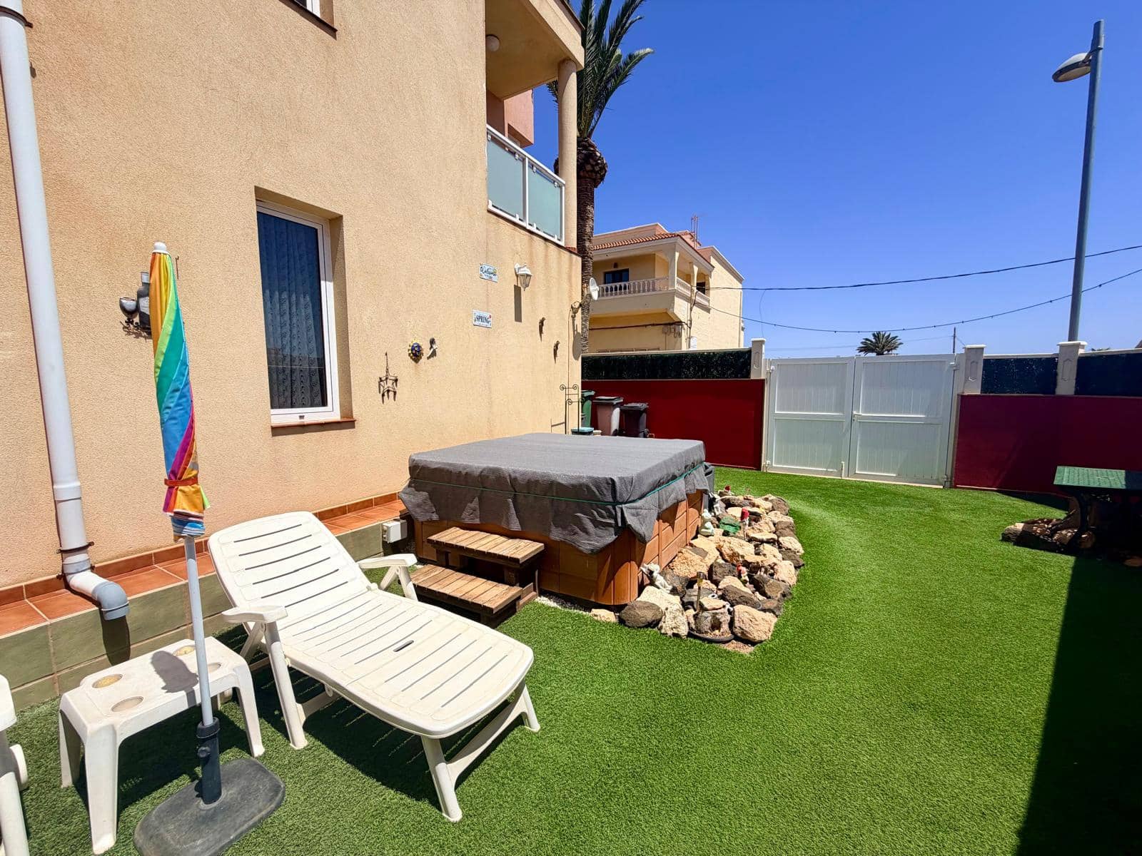 3 bedroom Townhouse for sale in Antigua with garage - € 275,000 (Ref: 9863897)