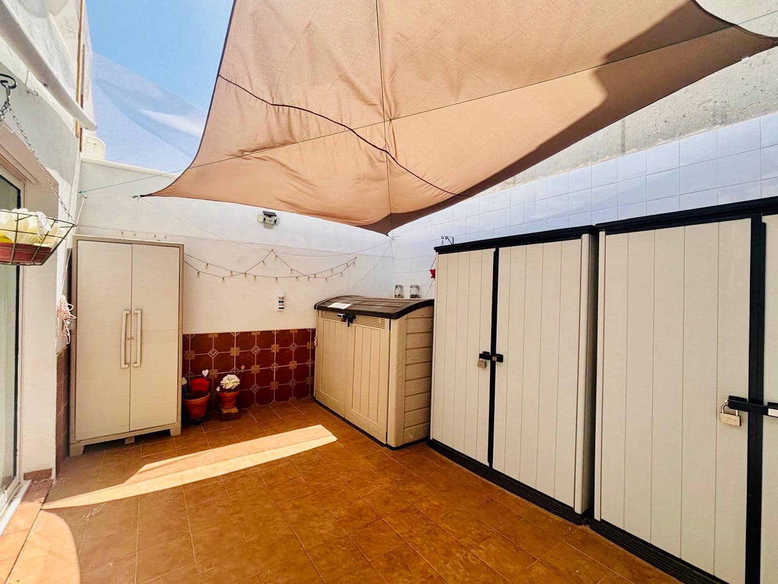 2 bedroom Bungalow for sale in Caleta de Fuste with garage - € 249,000 (Ref: 9863899)