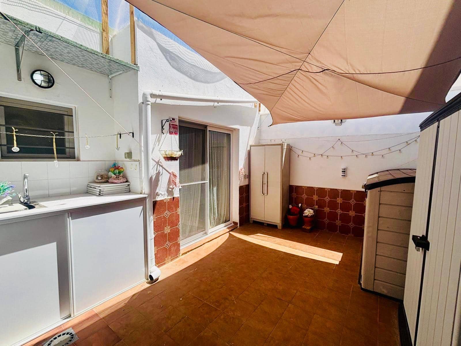 2 bedroom Bungalow for sale in Caleta de Fuste with garage - € 249,000 (Ref: 9863899)