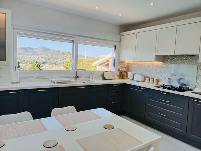6 makuuhuone Huvila myytävänä paikassa Javea / Xàbia mukana uima-altaan - 850 000 € (Ref: 10008297)