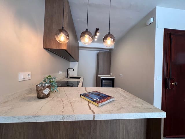 Apartamento de 3 habitaciones en Dénia en venta - 285.000 € (Ref: 10031439)