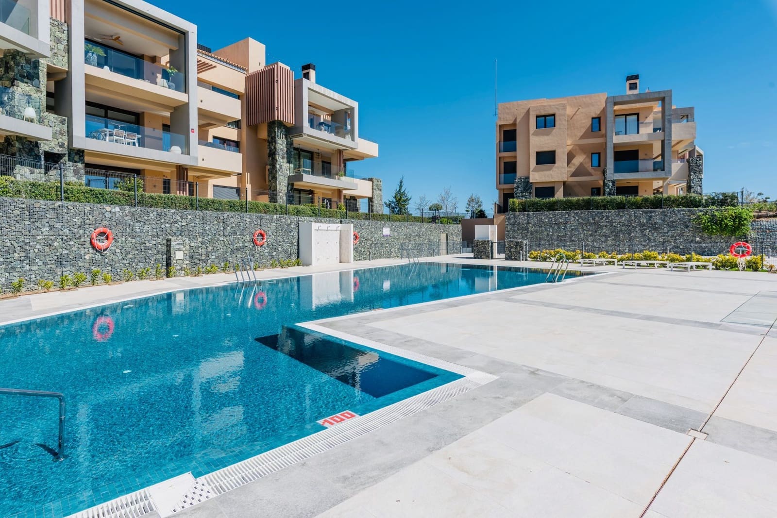 3 sovrum Lägenhet till salu i Benahavis med pool garage - 995 000 € (Ref: 10034865)