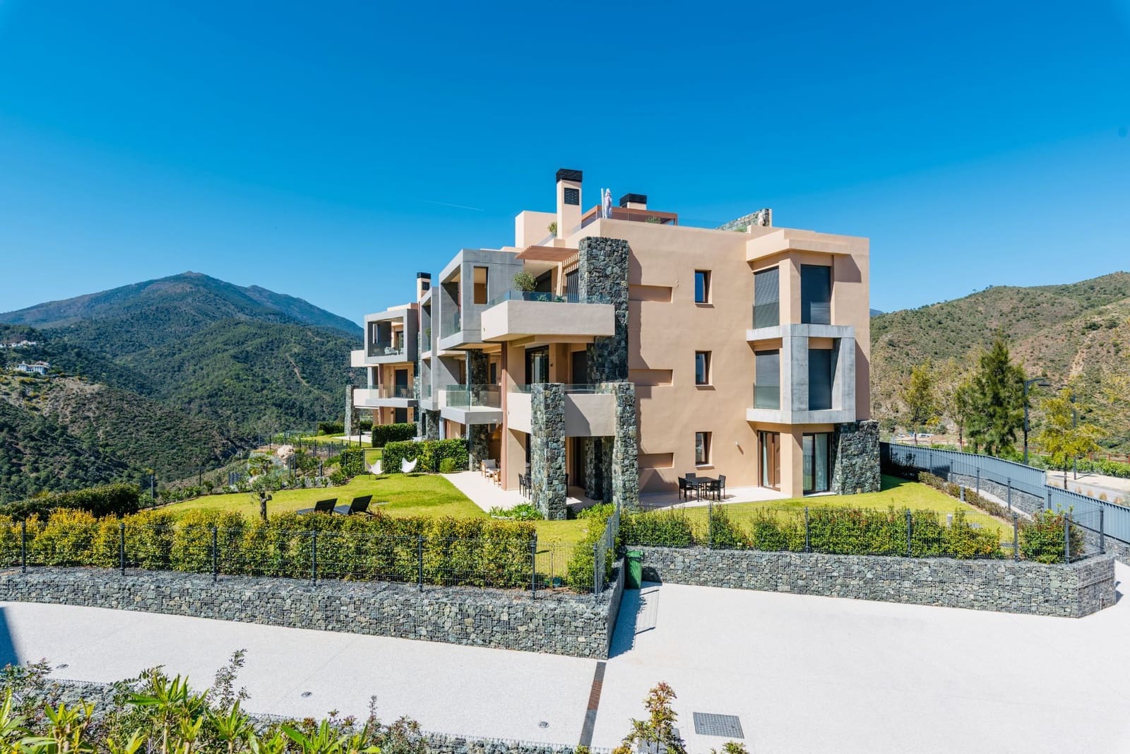 3 sovrum Lägenhet till salu i Benahavis med pool garage - 995 000 € (Ref: 10034865)