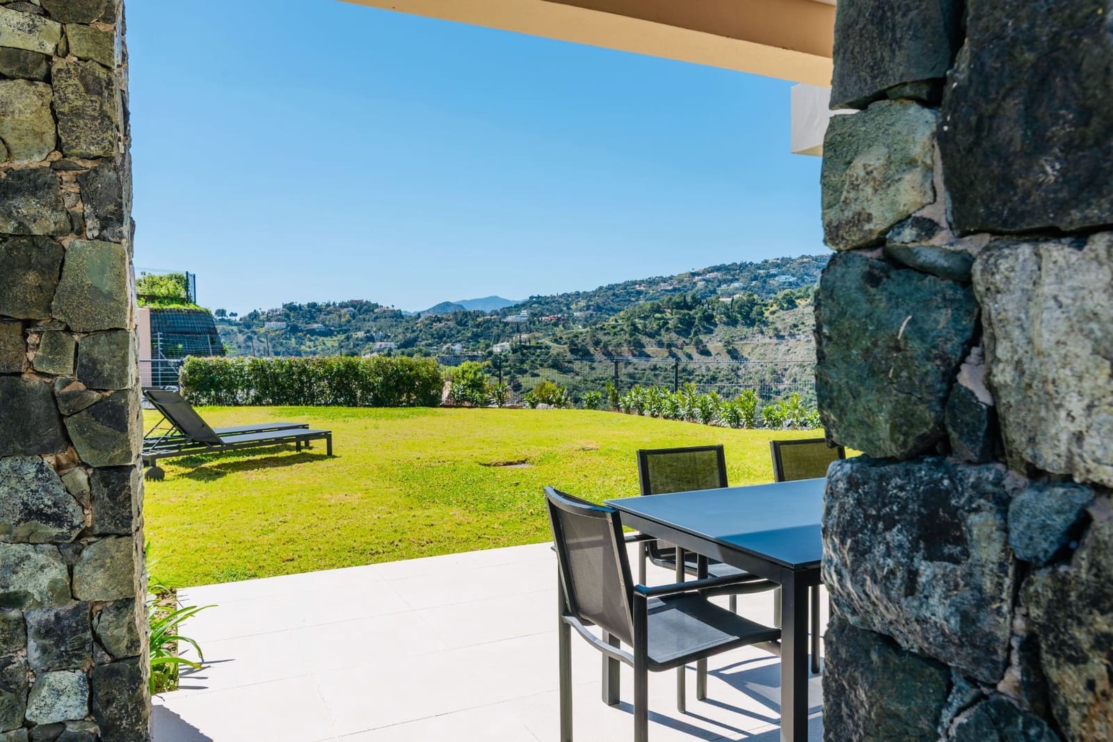 3 sovrum Lägenhet till salu i Benahavis med pool garage - 995 000 € (Ref: 10034865)