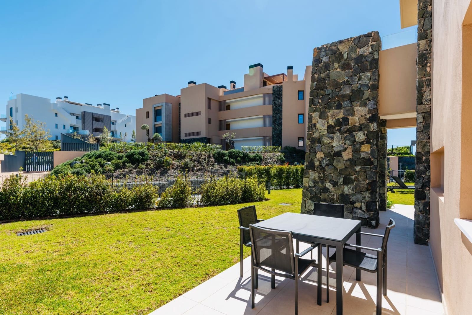 3 sovrum Lägenhet till salu i Benahavis med pool garage - 995 000 € (Ref: 10034865)