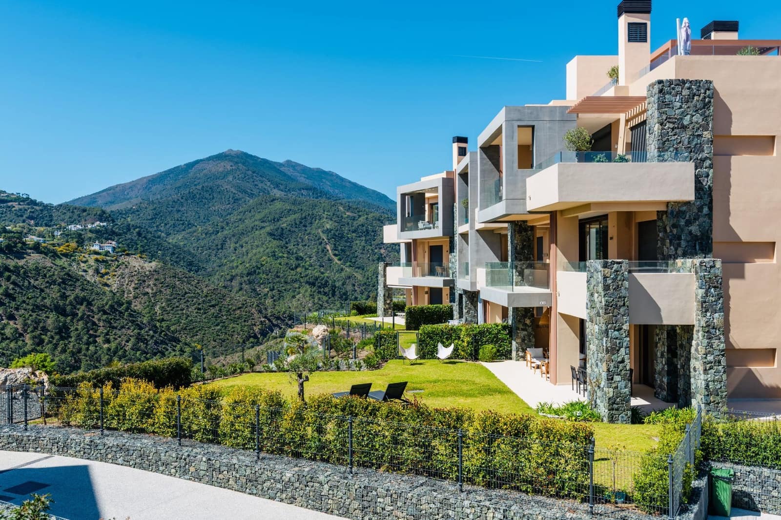 3 sovrum Lägenhet till salu i Benahavis med pool garage - 995 000 € (Ref: 10034865)