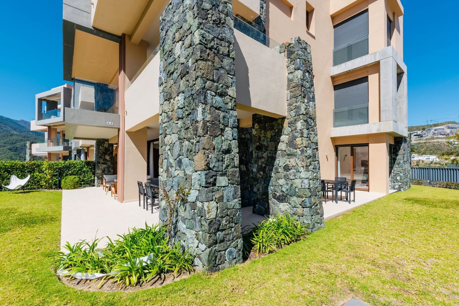3 sovrum Lägenhet till salu i Benahavis med pool garage - 995 000 € (Ref: 10034865)