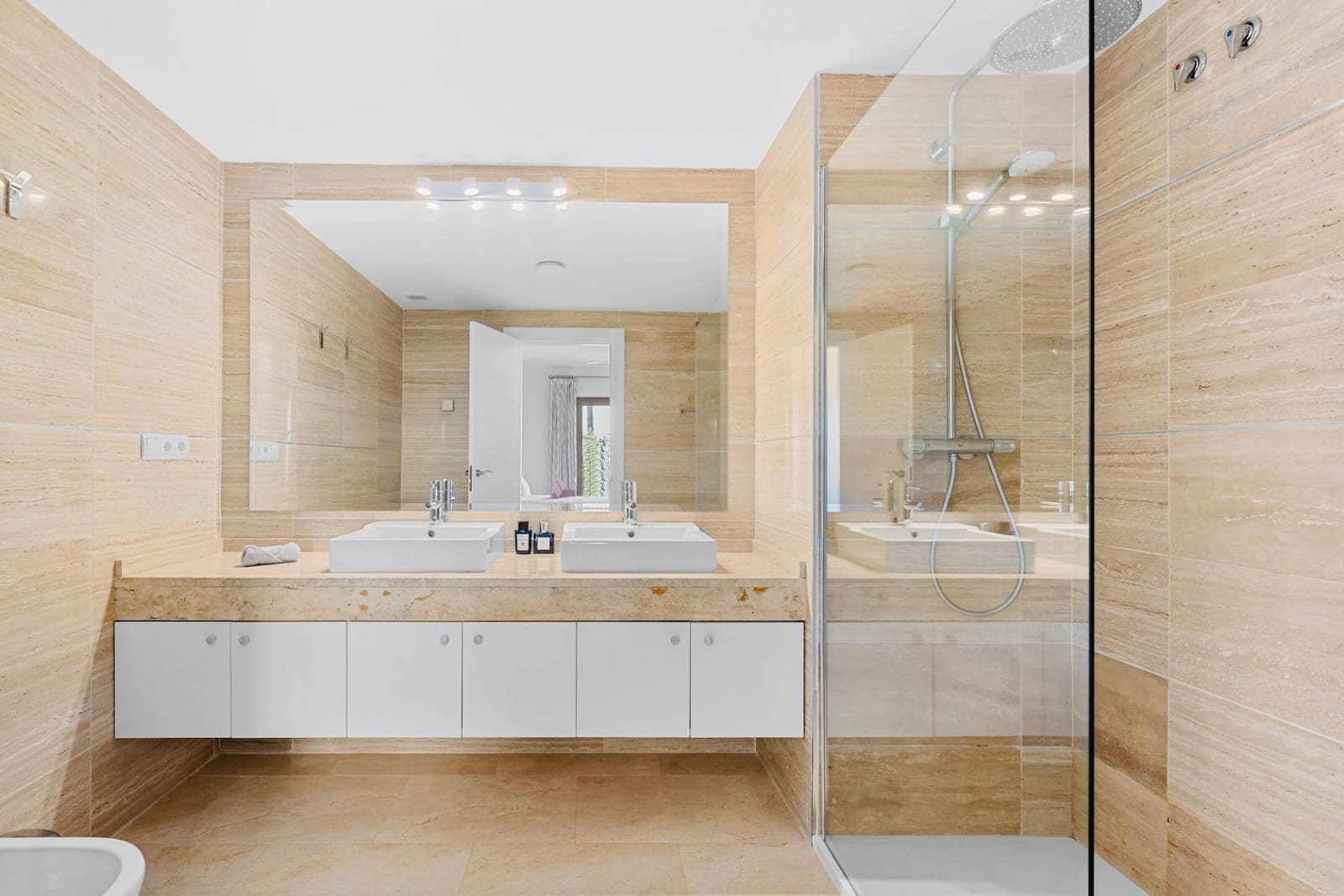 Apartamento en Benahavís en venta con piscina garaje - 695.000 € (Ref: 10108695)