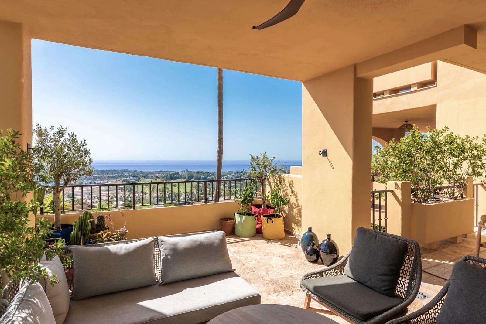 Apartamento en Benahavís en venta con piscina garaje - 695.000 € (Ref: 10108695)