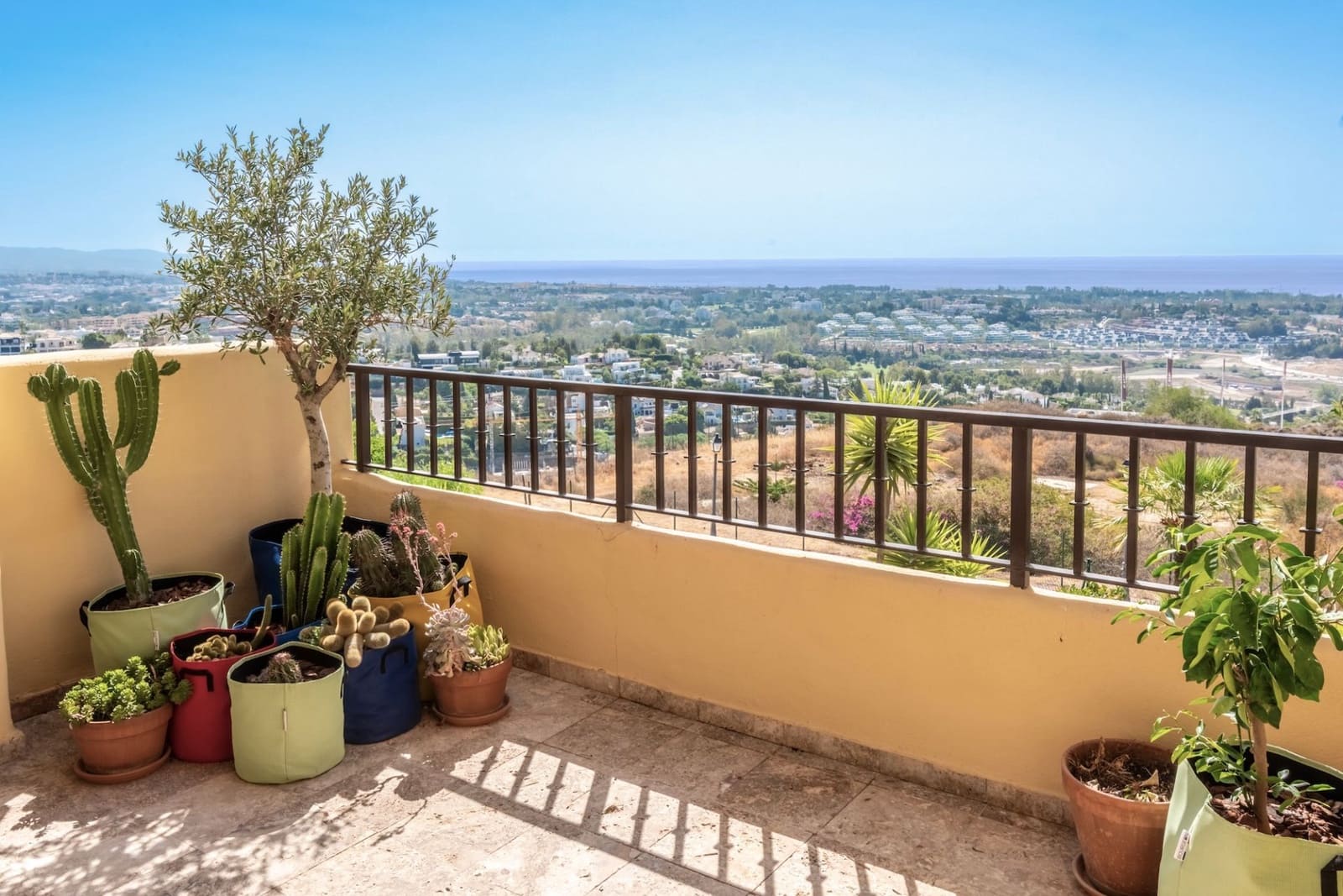 Apartamento en Benahavís en venta con piscina garaje - 695.000 € (Ref: 10108695)