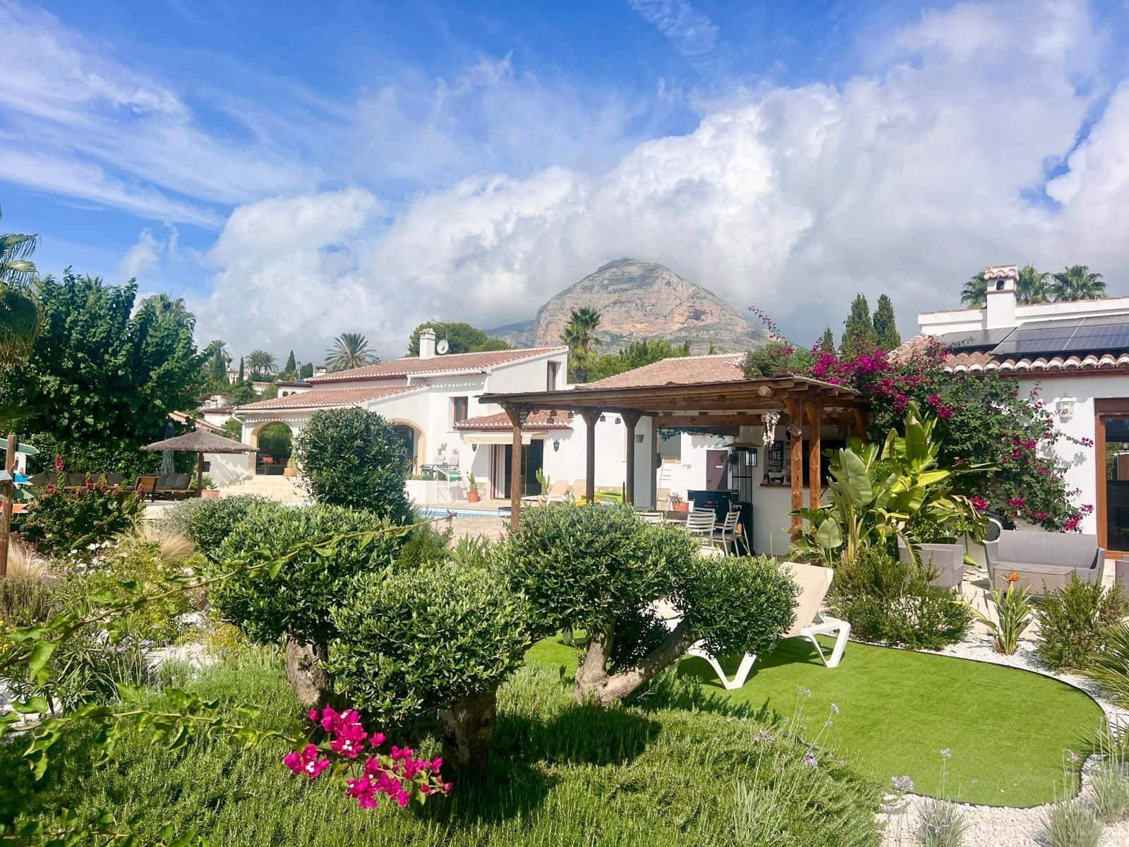 6 sovrum Villa till salu i Javea / Xabia med pool garage - 2 250 000 € (Ref: 10127655)