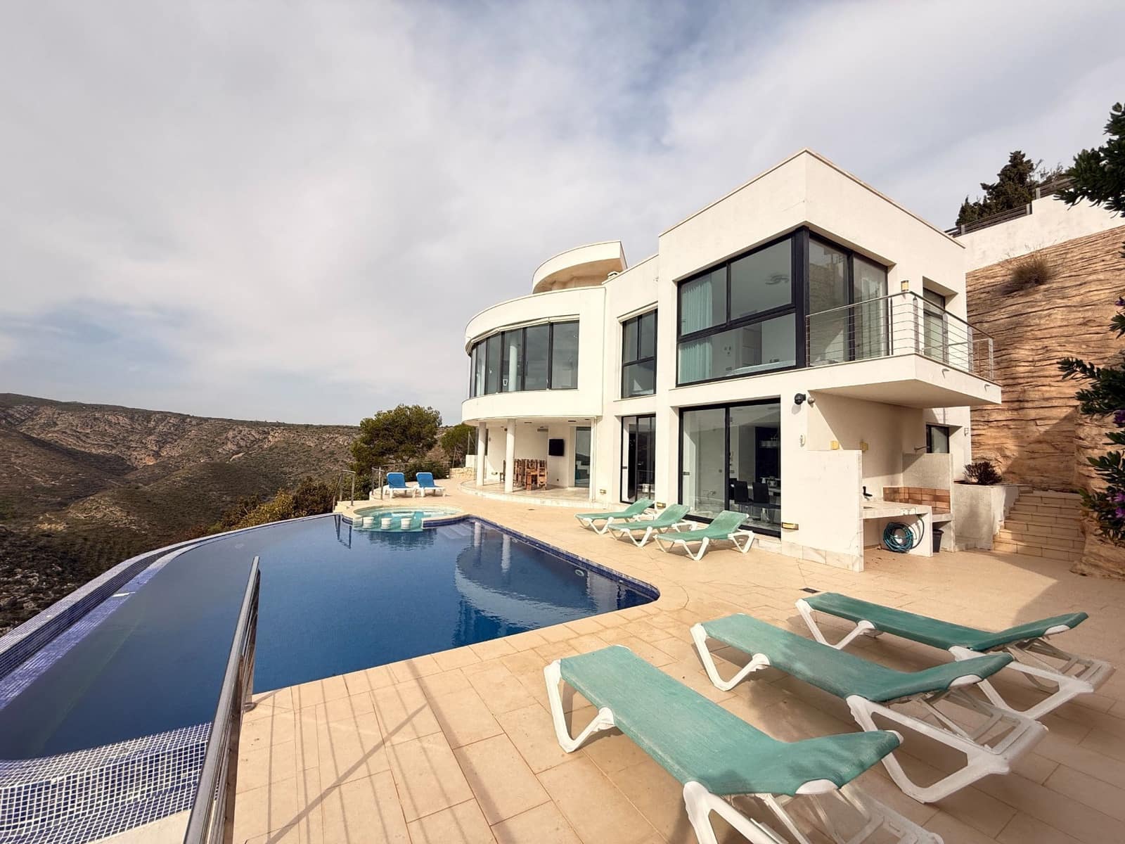 4 soverom Villa til salgs i Javea / Xabia med svømmebasseng garasje - € 2 495 000 (Ref: 9973770)