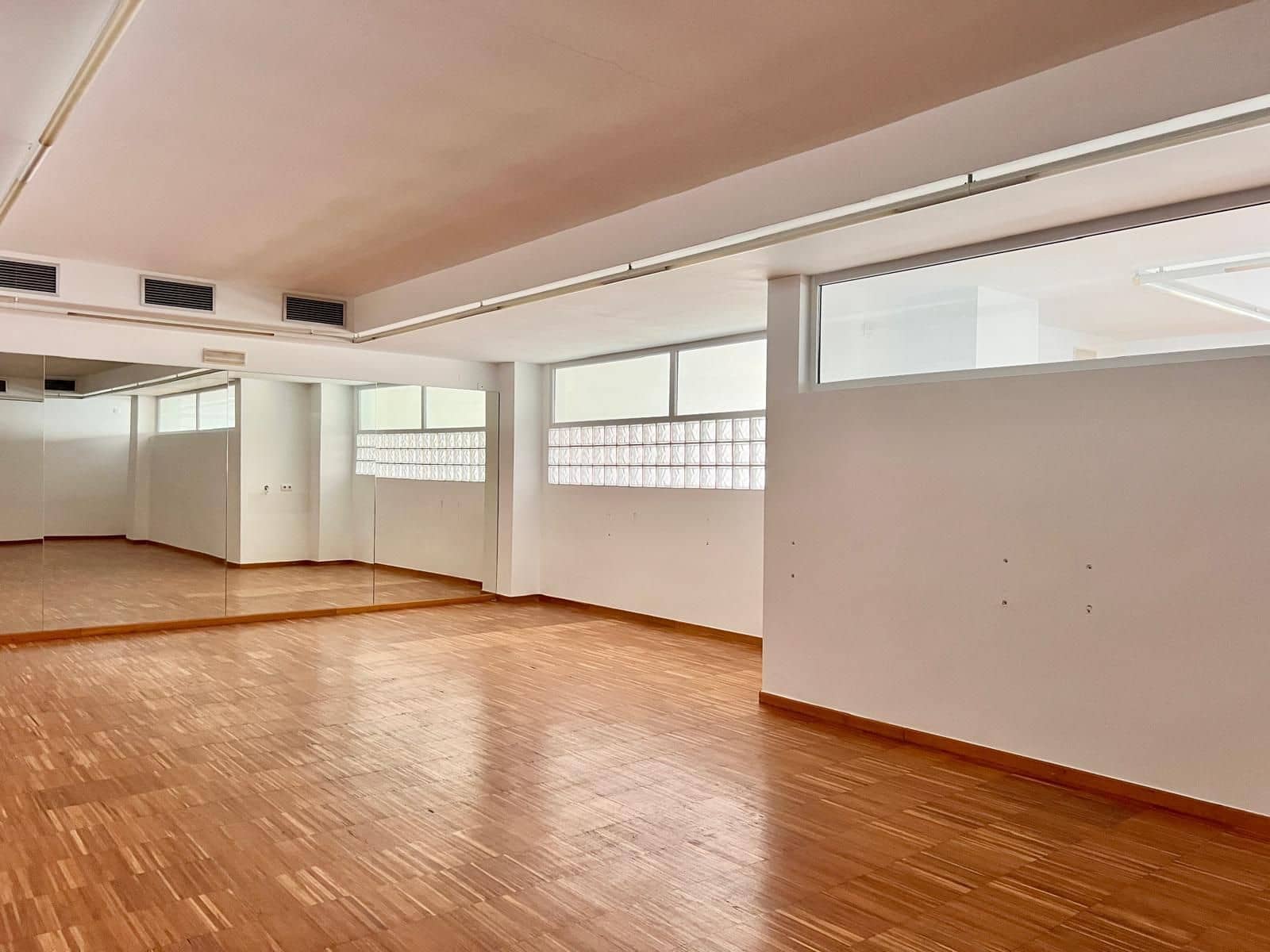 Erhverv til leje i Javea / Xabia - € 2.000 (Ref: 9973775)