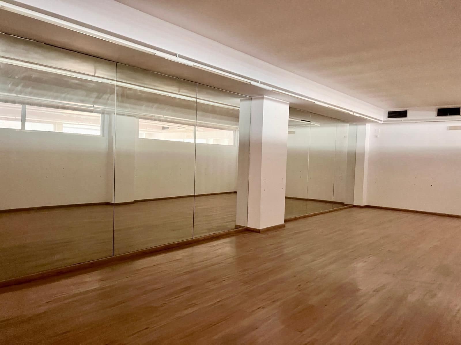 Erhverv til leje i Javea / Xabia - € 2.000 (Ref: 9973775)