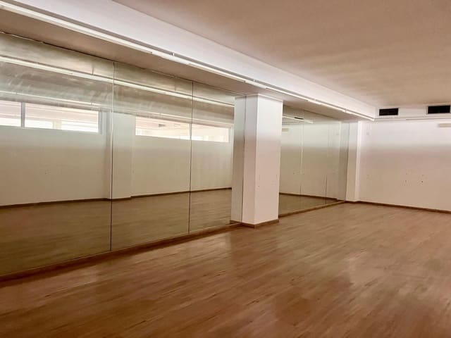 Erhverv til leje i Javea / Xàbia - € 2.000 (Ref: 9973775)
