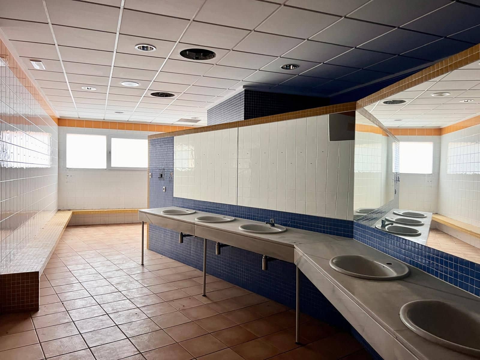 Erhverv til leje i Javea / Xabia - € 2.000 (Ref: 9973775)