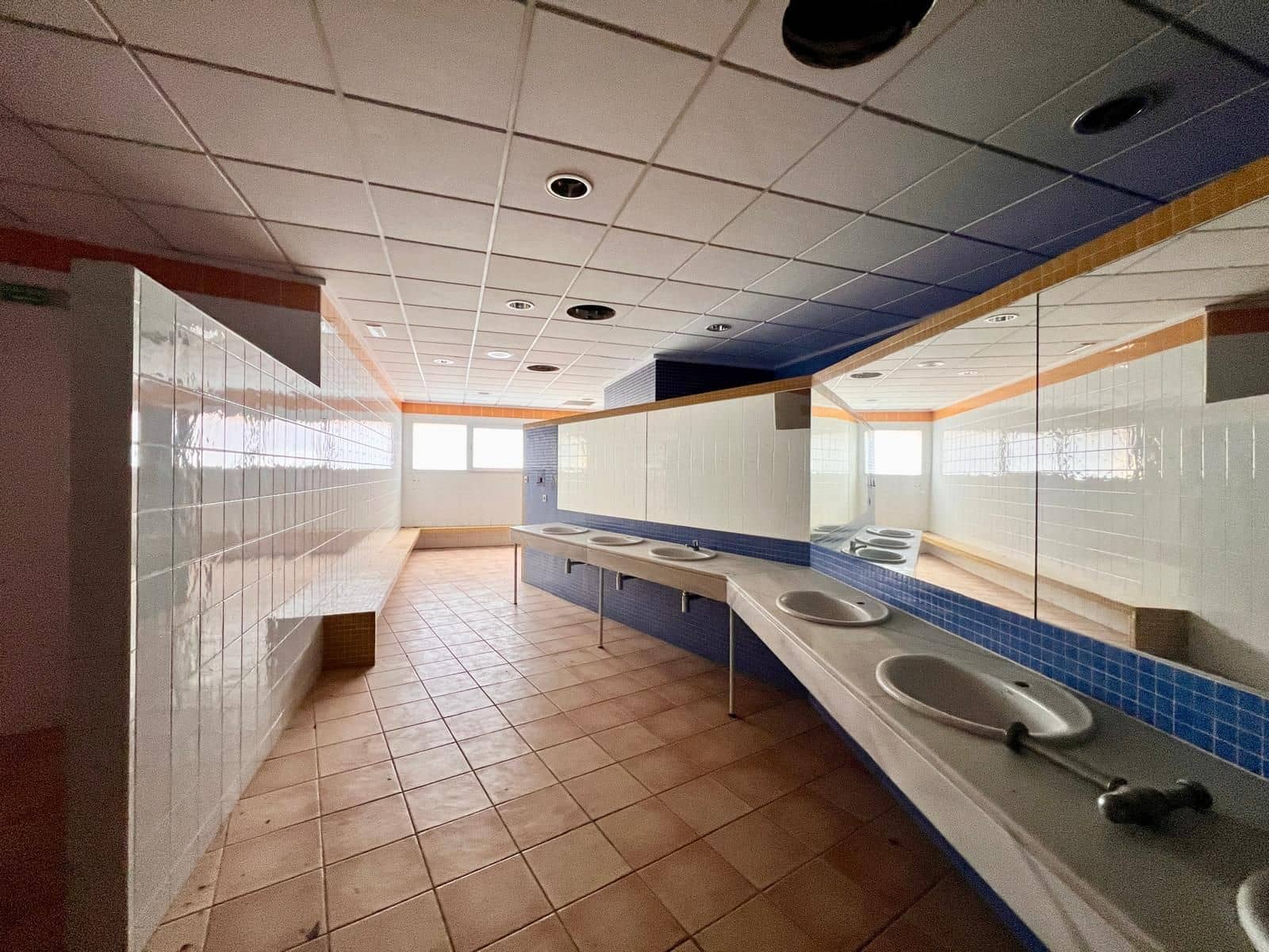 Erhverv til leje i Javea / Xabia - € 2.000 (Ref: 9973775)