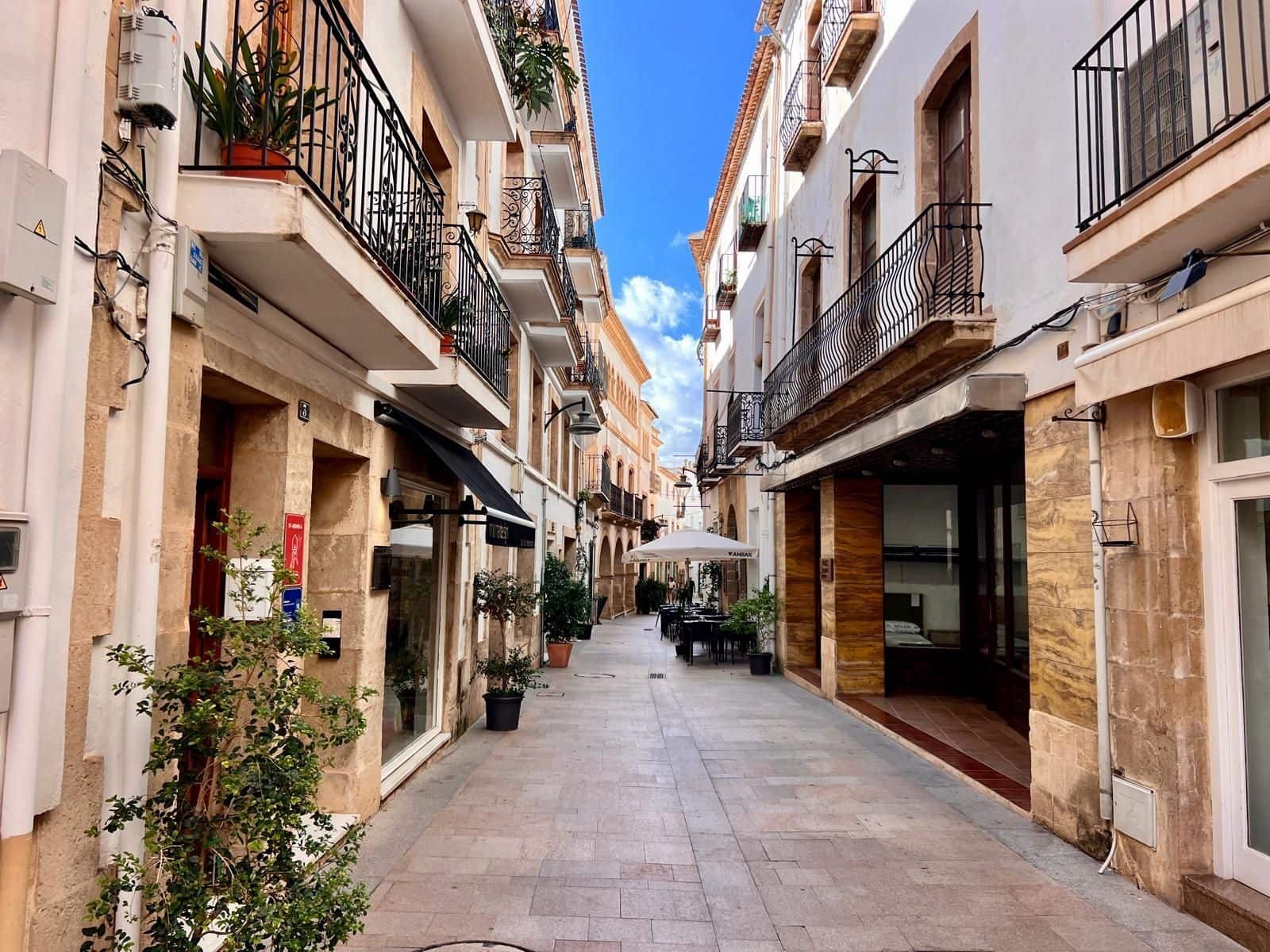 Erhverv til leje i Javea / Xabia - € 2.000 (Ref: 9973775)