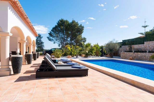 4 soveværelse Villa til salg i Javea / Xàbia med swimmingpool garage - € 1.250.000 (Ref: 9973778)