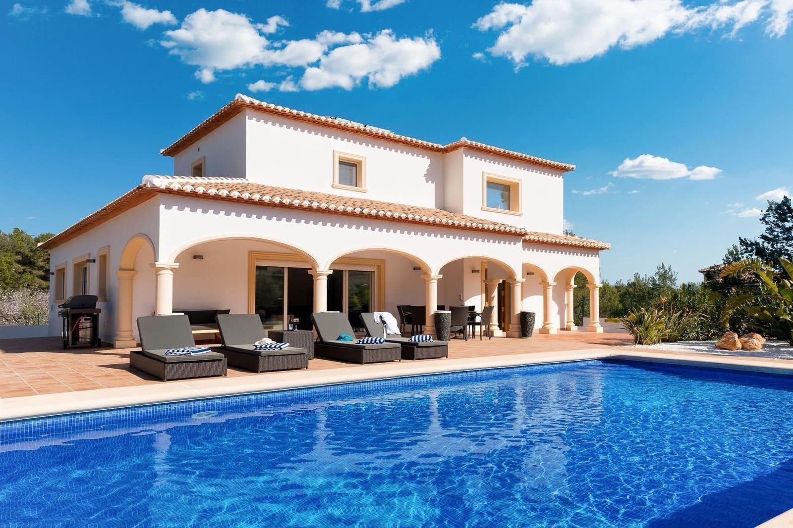 4 soverom Villa til salgs i Javea / Xabia med svømmebasseng garasje - € 1 250 000 (Ref: 9973778)