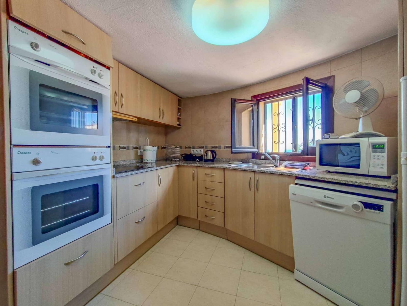 3 bedroom Villa for sale in Benitachell / Benitatxell with pool garage - € 450,000 (Ref: 9973787)