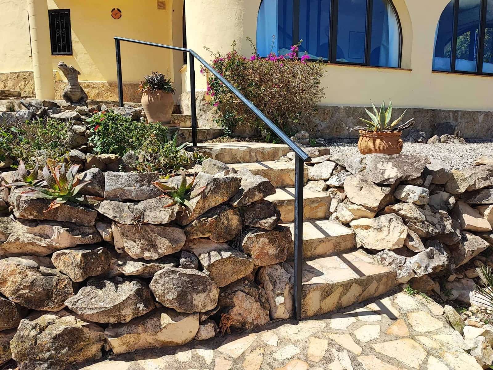 3 bedroom Villa for sale in Benitachell / Benitatxell with pool garage - € 450,000 (Ref: 9973787)