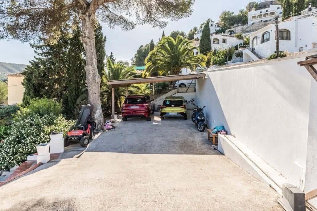 5 soverom Villa til salgs i Javea / Xabia med svømmebasseng garasje - € 549 000 (Ref: 9974655)