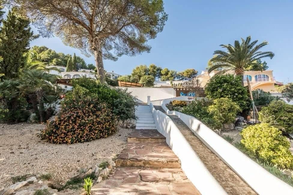 5 soverom Villa til salgs i Javea / Xabia med svømmebasseng garasje - € 549 000 (Ref: 9974655)