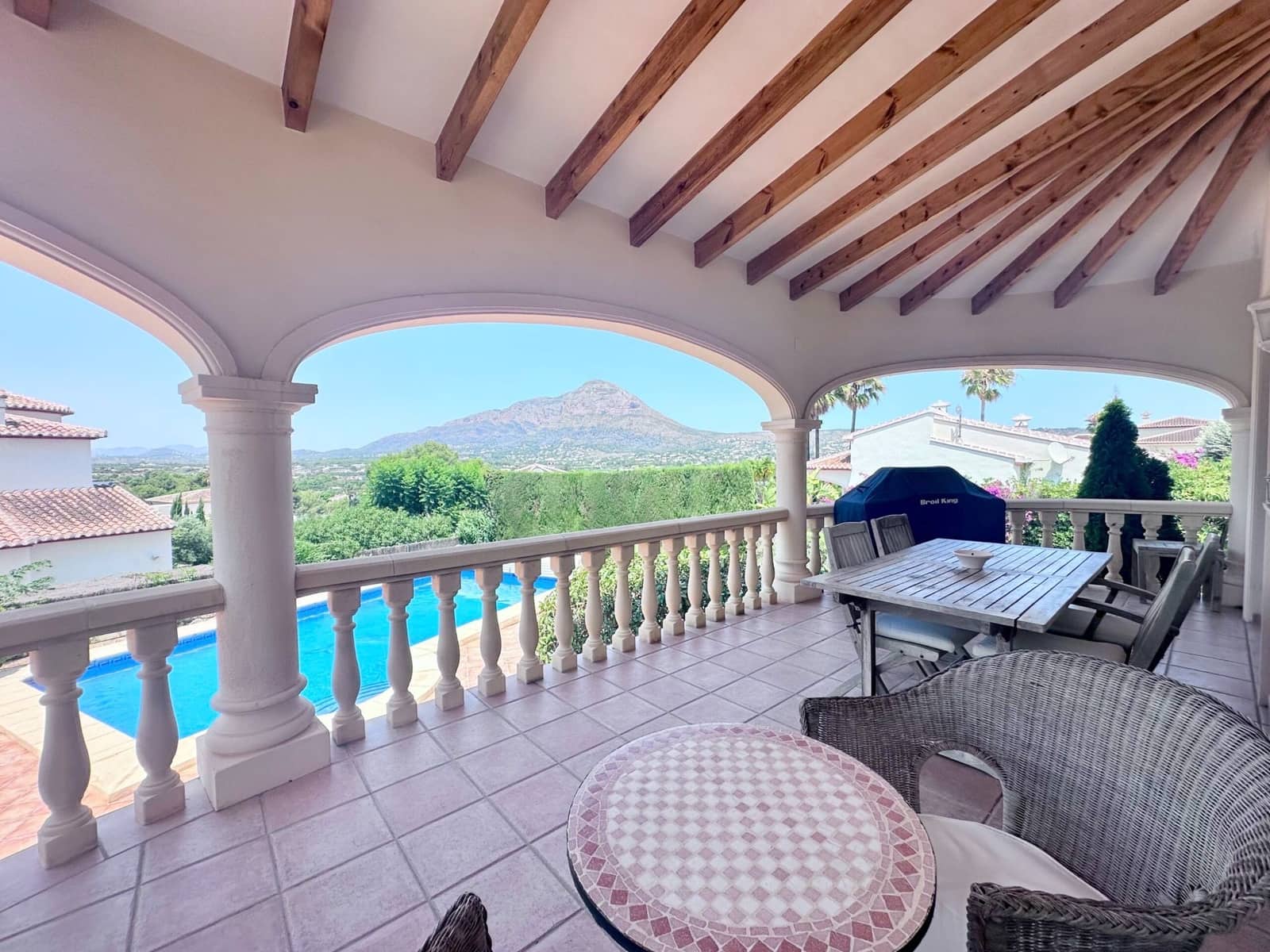 4 soverom Villa til salgs i Javea / Xabia med svømmebasseng garasje - € 795 000 (Ref: 9984347)