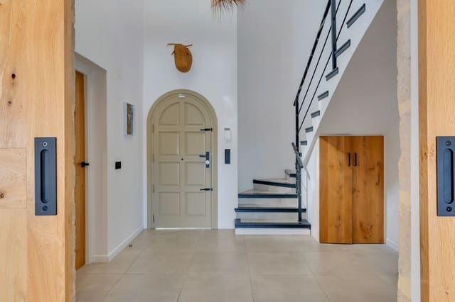 4 sypialnia Willa na sprzedaż w Javea / Xàbia z basenem garażem - 1 399 000 € (Ref: 9996601)