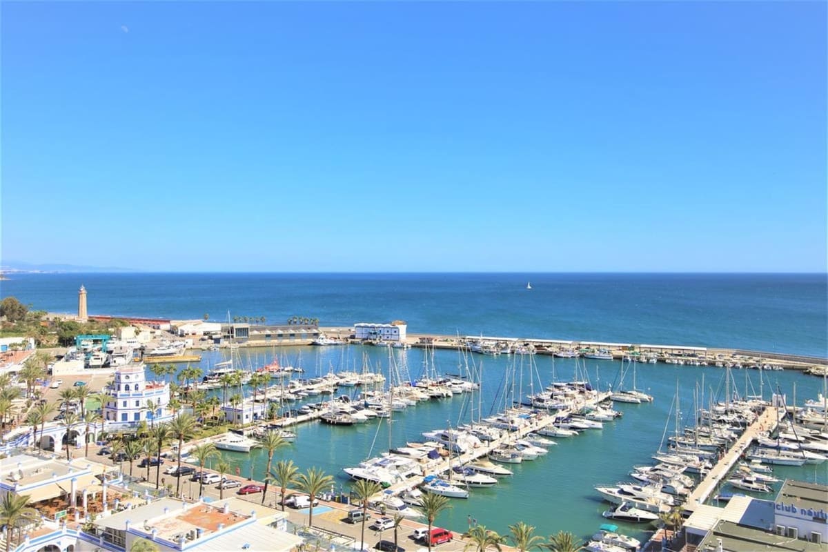 3 Zimmer Penthouse zu verkaufen in Estepona mit Pool Garage - 567.700 € (Ref: 8971635)
