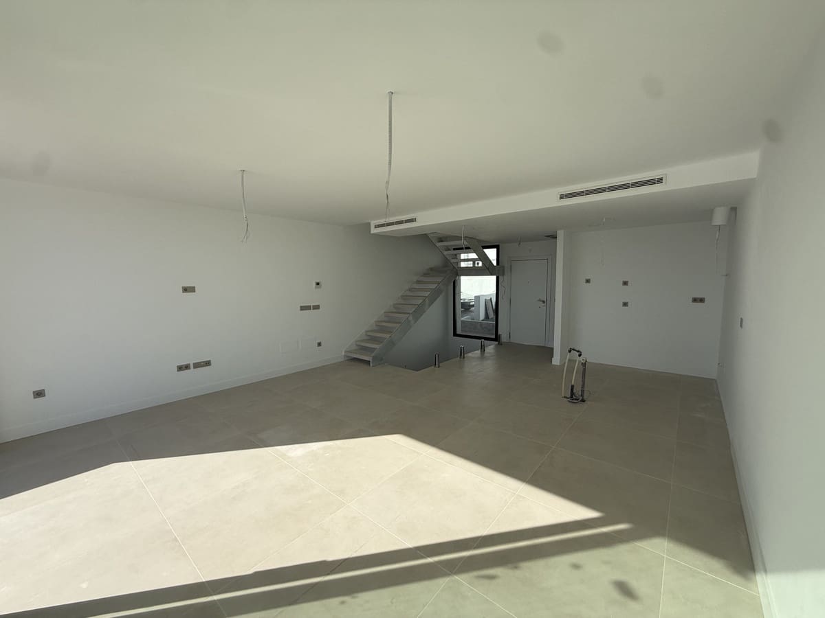 3 bedroom Villa for sale in Fuengirola with pool garage - € 634,900 (Ref: 8996977)