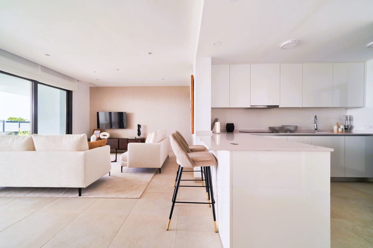 2 soverom Leilighet til salgs i Fuengirola med svømmebasseng garasje - € 580 000 (Ref: 8996988)