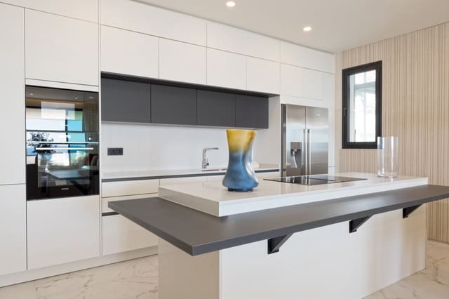 3 quarto Apartamento para venda em New Golden Mile, Estepona com piscina garagem - 1 372 710 € (Ref: 8997036)