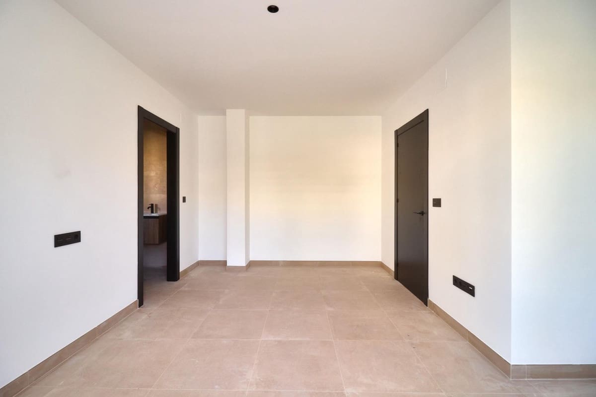 4 bedroom Villa for sale in La Cala de Mijas with pool garage - € 2,100,000 (Ref: 8997120)